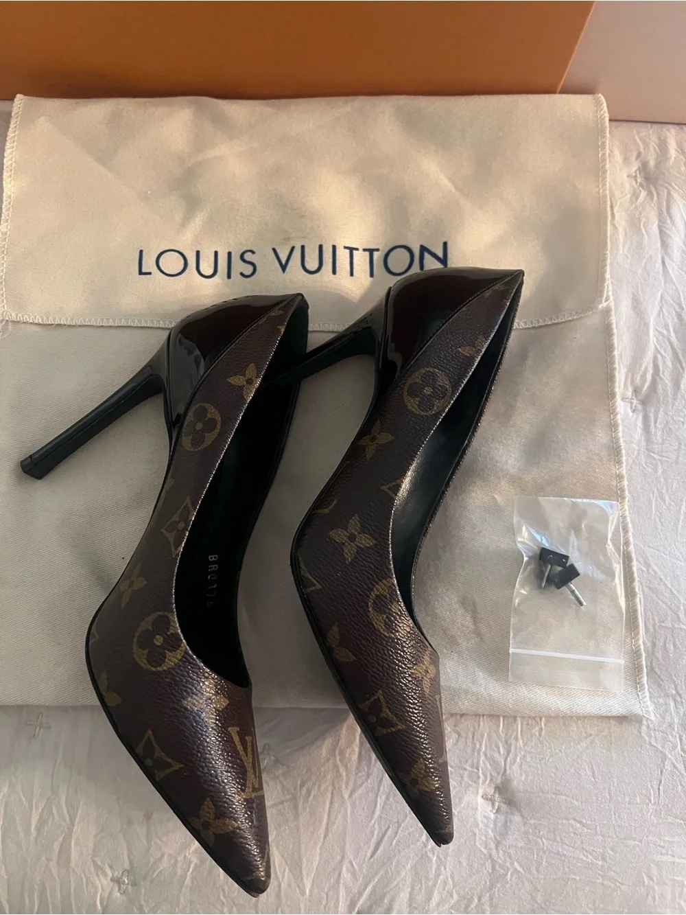 Louis Vuitton Monogram Pointed Stiletto Heels in Brown and Black Patent - Picture 3 of 6